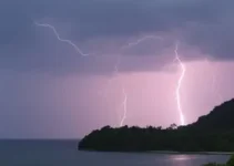 Porto Seguro deve ter um dia com trovões e raios